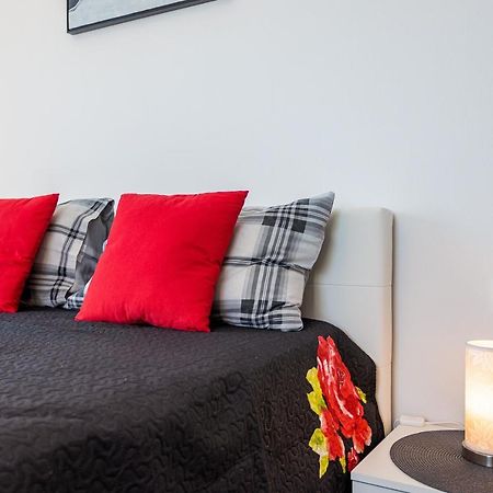 Apartment M****, New City Apartment + Parking プーラ エクステリア 写真