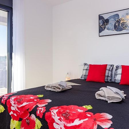 Apartment M****, New City Apartment + Parking プーラ エクステリア 写真