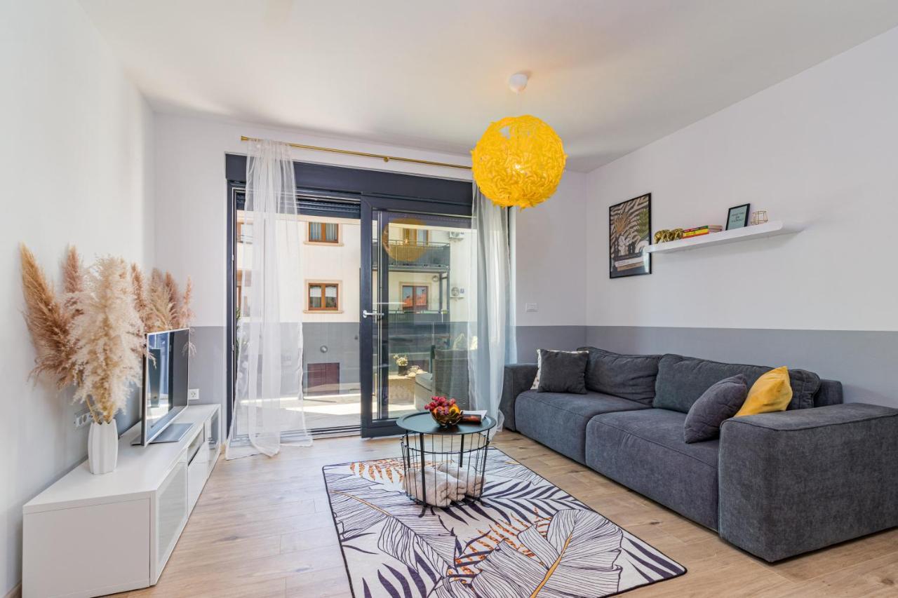 Apartment M****, New City Apartment + Parking プーラ エクステリア 写真