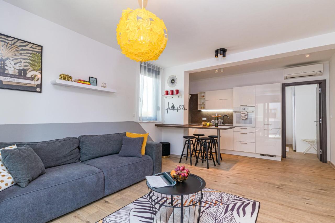 Apartment M****, New City Apartment + Parking プーラ エクステリア 写真