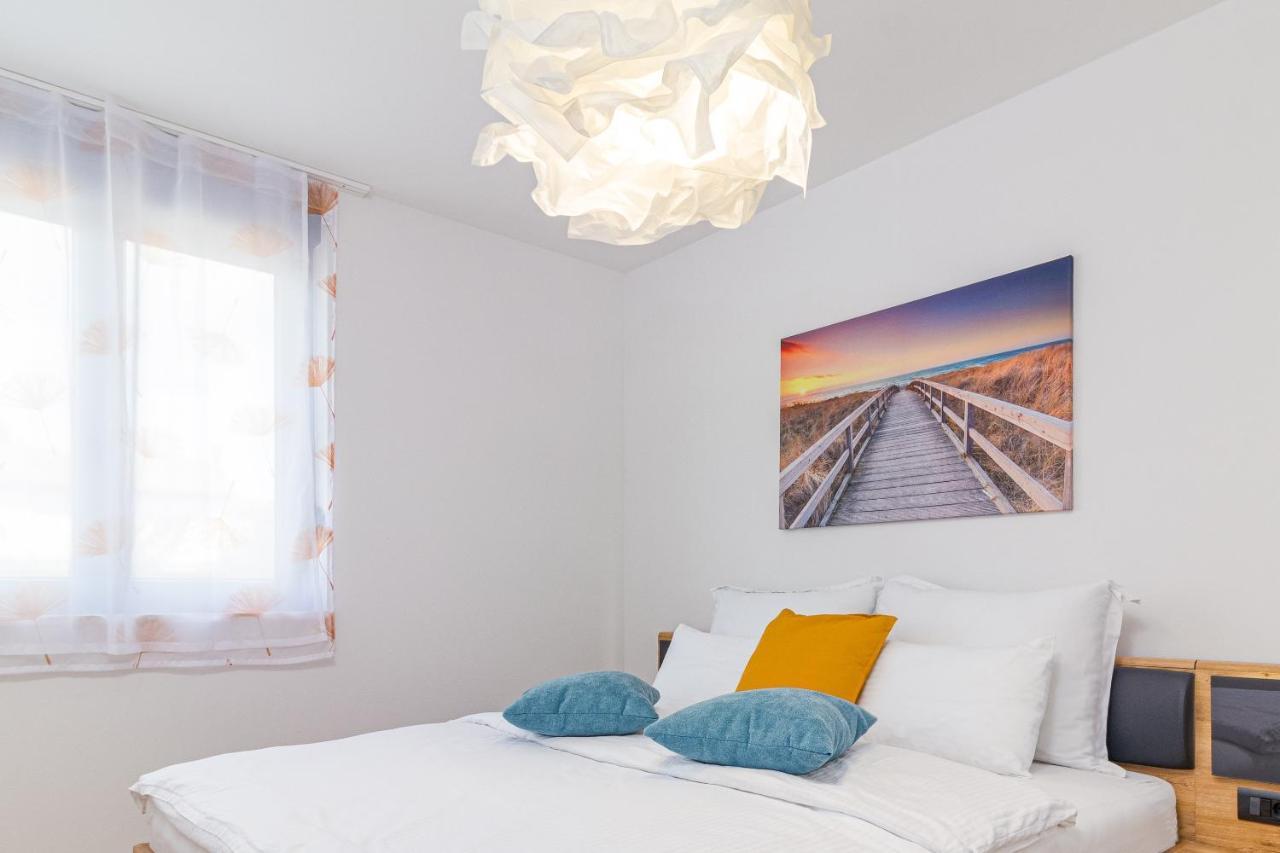 Apartment M****, New City Apartment + Parking プーラ エクステリア 写真