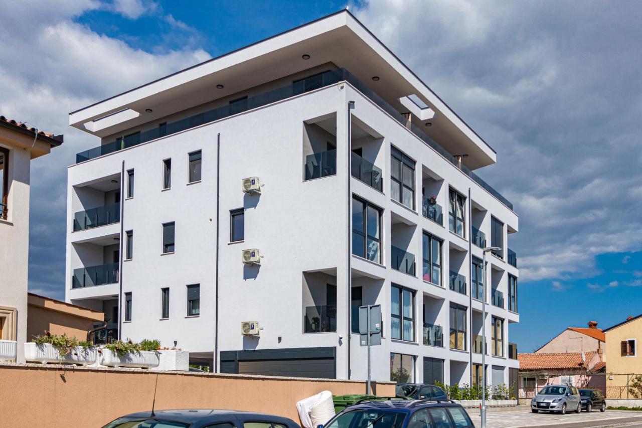 Apartment M****, New City Apartment + Parking プーラ エクステリア 写真