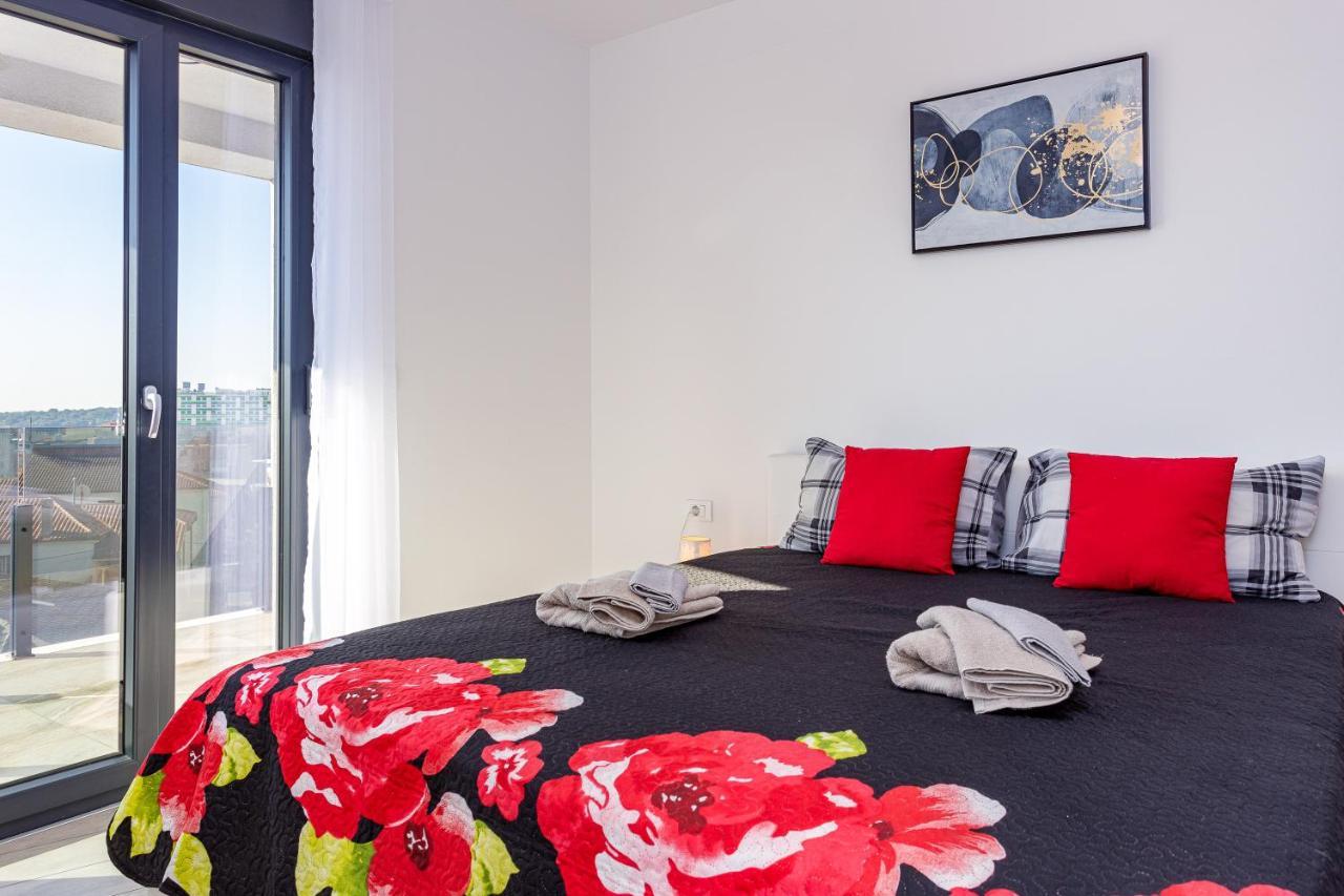 Apartment M****, New City Apartment + Parking プーラ エクステリア 写真